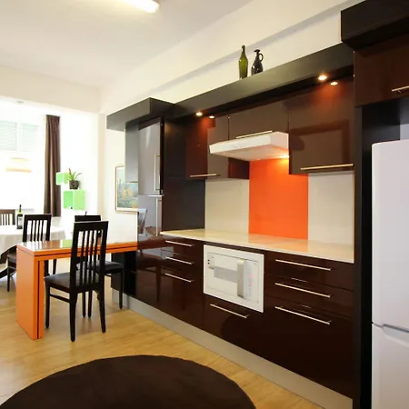 Apartamento Idyllisches Mit Kinderspielplatz Vor Dem Haus Und Nur 700 Meter Zum *